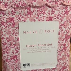 Flower and heart queen sheet set